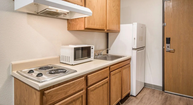 Четырёхместный люкс WoodSpring Suites Denton