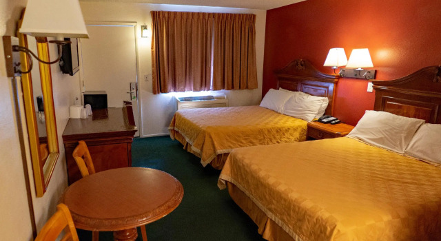 Четырёхместный номер Standard Windsor Inn Lake Havasu City