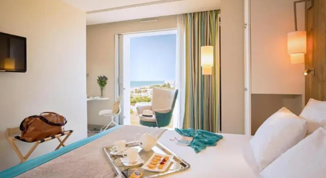 Двухместный номер Superior с балконом и с частичным видом на море Prévithal Hôtel de la Baie Thalasso & Spa Marin