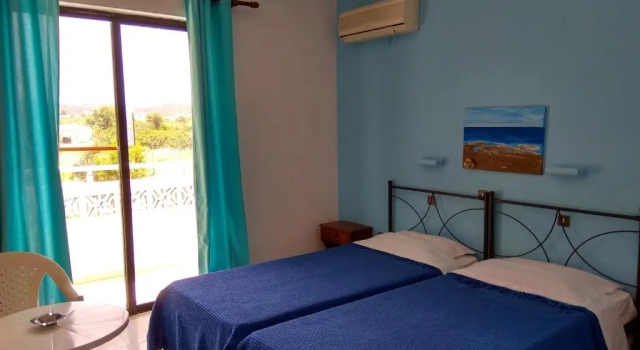 Студия Dolphin Apartments