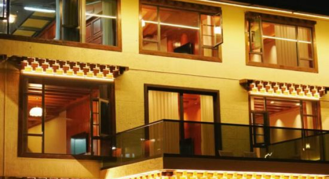 Shangmo•Songzang | 360° Snow Mountain Panorama | Oxygen-rich Garden Resort Boutique, Book Ferieresort Resorthoteller i Ngawa, Ferieresort
