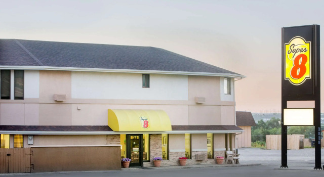 Super 8 by Wyndham Casper West by the River, Varaa Mini-hotelli Casper Wyoming