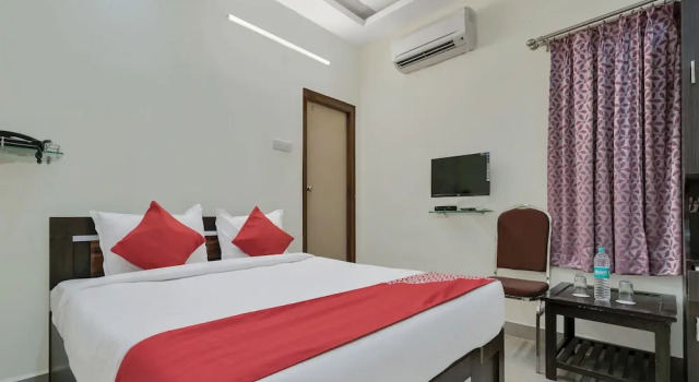 OYO 12181 Hotel Gravity, Rezerwuj Hotel Hajdarabad 