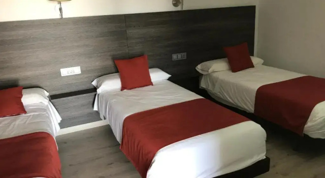 Трёхместный номер Standard Hotel Restaurante Santa Cruz