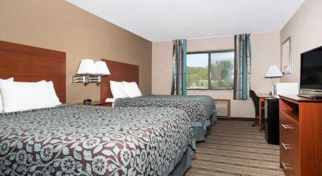 Четырёхместный номер Standard Days Inn by Wyndham Mankato