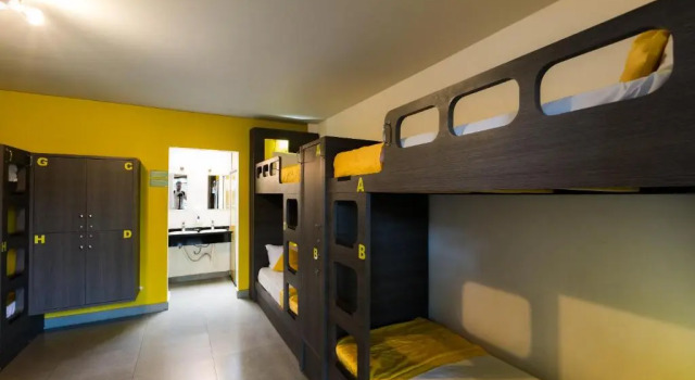 Кровать в общем номере Concept Design Hostel & Suites