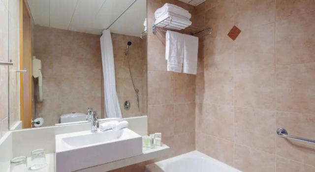 Estudio con balcón Prima City Hotel