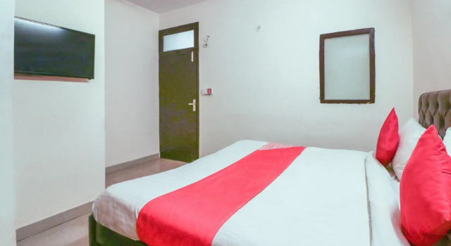OYO 71197 Five Star residency