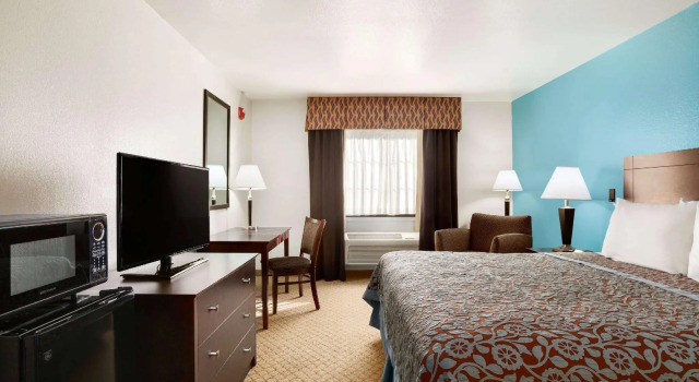 Двухместный номер Standard Days Inn & Suites by Wyndham Conroe North
