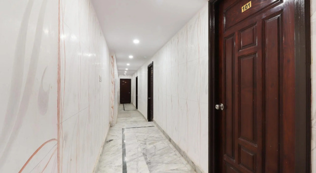 OYO Flagship 49717 Hotel Ghar Residency, Забронировать Отель Мохандлангандж штат Уттар-Прадеш