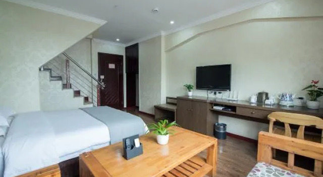 Люкс с красивым видом из окна Chongqing Xianyi Holiday Hotel