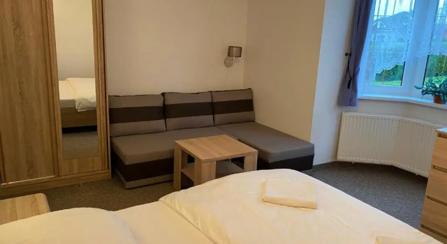 Pension Clara, Prenota Hotel Hotel a Karlovy Vary con parcheggio, Parcheggio