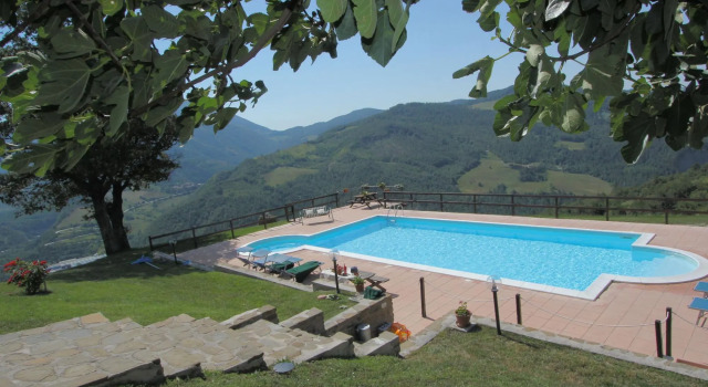 Lovely Holiday home in Apecchio with Pool, Rezerwuj Hotel Apecchio Marche