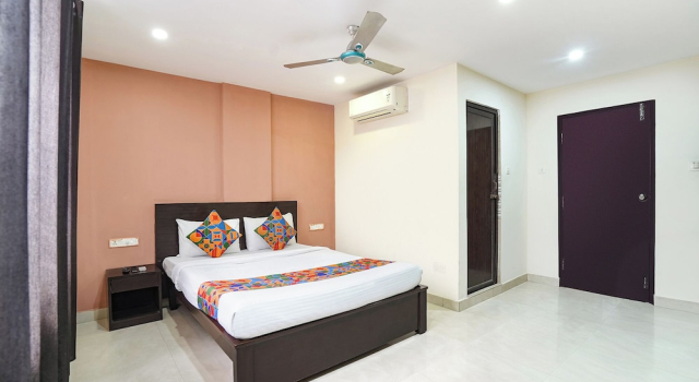 Номер Deluxe Fabhotel Akshaya Residency