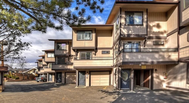 029 Lakefront Luxury Home, Varaa Huoneisto Hotellit Big Bear Lake pysäköinnillä, Pysäköinti