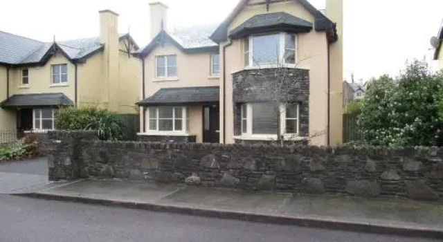 Foleys Ardmullen Townhouses, Book Hotel Hotels in Kerry with Parking, Parking