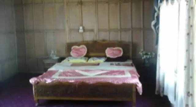 Pamela Houseboat, Забронировать Отель Сринагар Jammu & Kashmir Ski