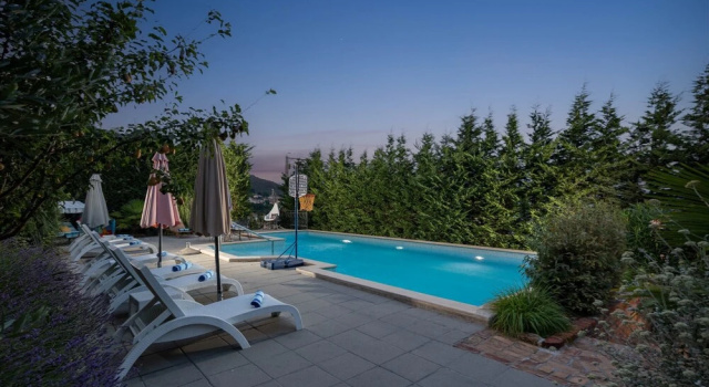 Семейная вилла с балконом Villa Okra With Pool - Happy Rentals