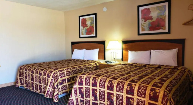 Четырёхместный номер Standard Grand Motel
