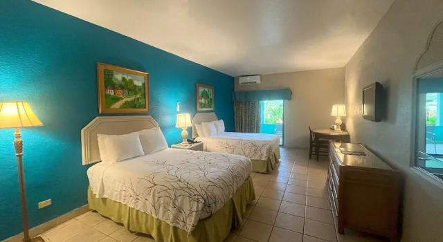 Четырёхместный номер Standard с балконом и с видом на сад Lindbergh Bay Hotel and Villas