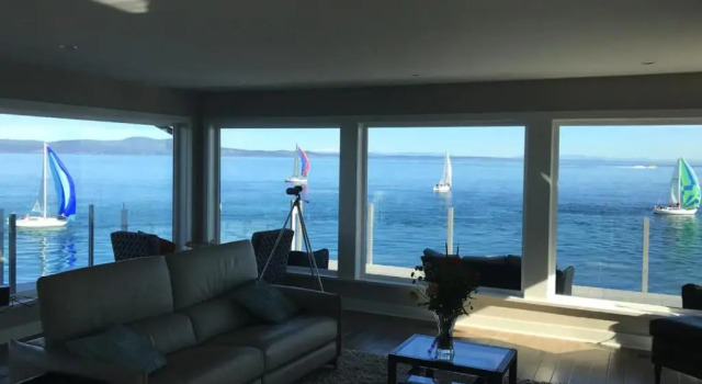 Коттедж *10 Mile Point Stunning Oceanfront