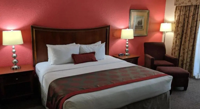 Номер Standard Ramada by Wyndham Raleigh