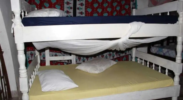 Travellers Paradise Diani - Hostel, Rezervasyon Pansiyon / Hostel Diani Beach 