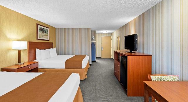 Четырёхместный номер Standard Best Western Cascadia Inn