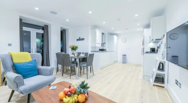 Fabulous stay in Ealing London luxury, Забронировать Отель Отели Middlesex с парковкой, Парковка