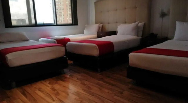 Четырёхместный номер Standard American Deluxe Hotel BC