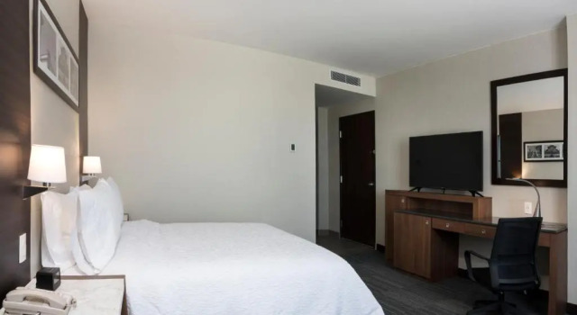 Двухместный номер Standard с видом на город Hampton Inn By Hilton San Luis Potosi