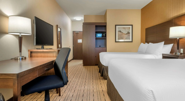 Четырёхместный номер Standard Best Western Plus, Bathurst Hotel & Suites