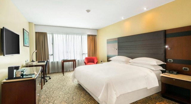 Двухместный клубный номер Standard с видом на город Sheraton Guayaquil