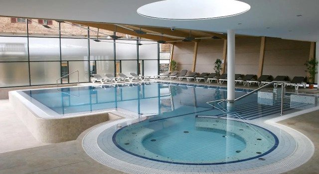 Hotel Bruggerhof, Rezerwuj Hotel Hotele w Kitzbuhel z basenem, Basen