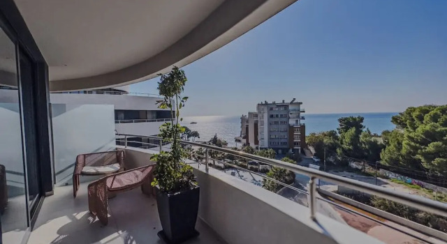 Zins Luxury Room 02 in Durr s, Rezerwuj Apartament Hotele w Durres County z parkingiem, Parking