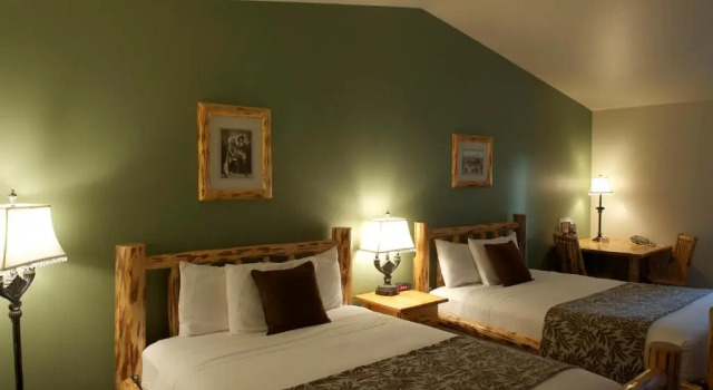 Четырёхместный номер Standard Cody Legacy Inn & Suites