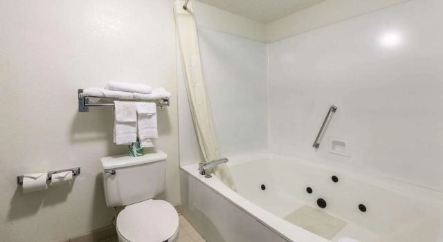 Двухместный номер Standard Quality Inn Simpsonville-Greenville