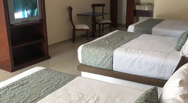Трёхместный номер Standard Hotel Confort Plaza