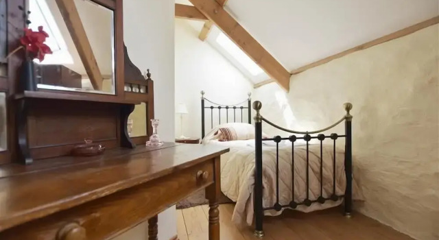Panteurig Farmhouse, Забронировать Дом для отпуска Гудвик Пембрукшир, рядом с Яхтенный причал Фишгард Порт