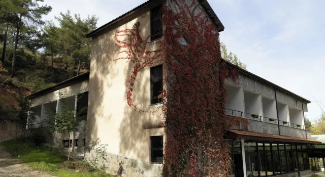 Rifugio Retreat BedBreakfast, Book Hotel Hoteller i Kakopetria med parkering, Parkering