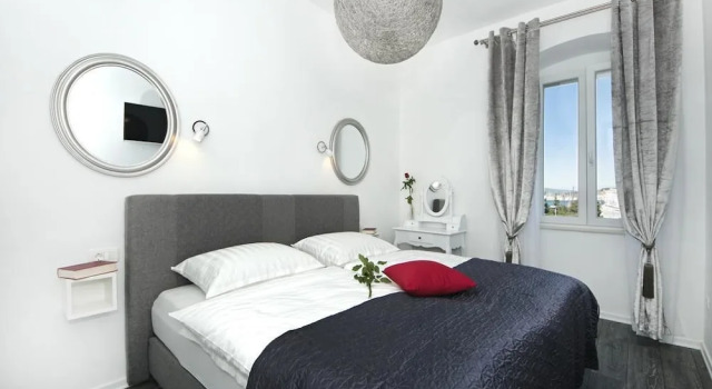 Апартаменты с видом на море Apartments Mihaela