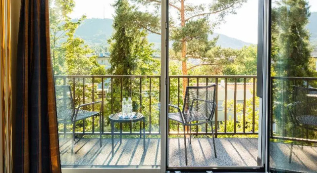 Трёхместный номер Standard с балконом Engimatt City & Garden Hotel