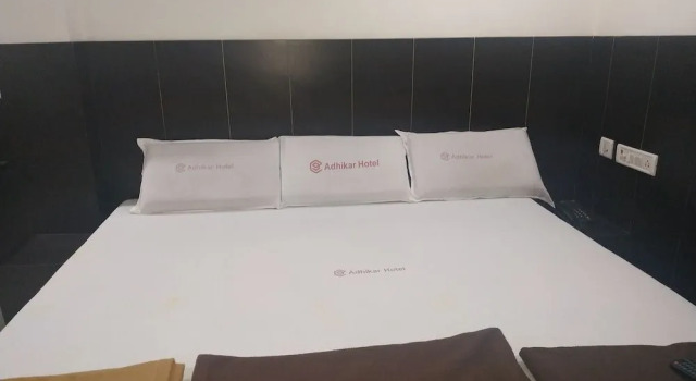 Iroomz Hotel Adhikar, Rezervovat Hotel Hotely v Andhra Pradesh s parkováním, Parkování
