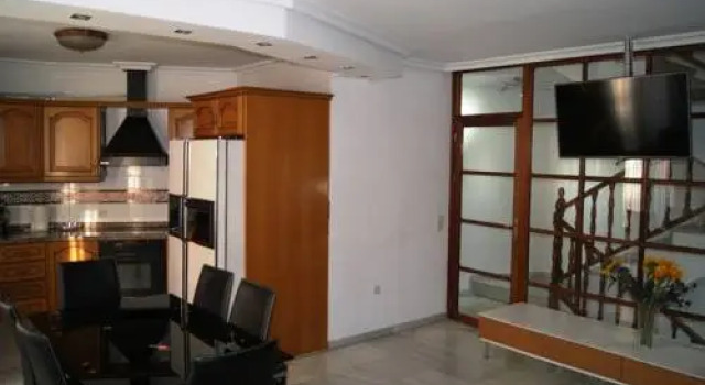 Alameda House, Забронировать Дом для отпуска Коттеджи Севильи, рядом с Башня Торре-де-Лос-Пердигонес, Коттедж