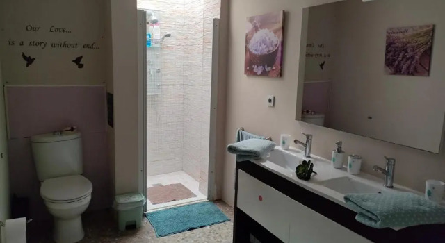 Двухместный люкс с видом на бассейн B&B Com a Casa Teva