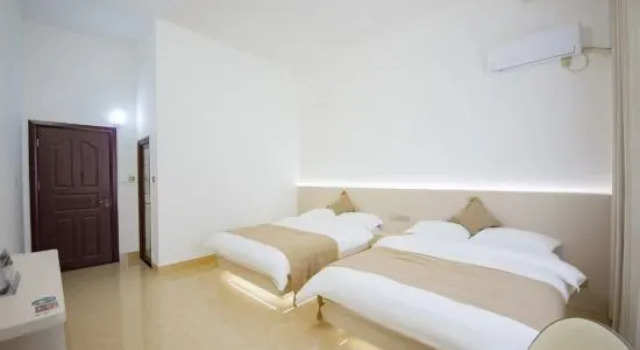 Люкс Deluxe с 2 комнатами Meizhoudao Lanhai Yijia Homestay (Lianchiao Beach)