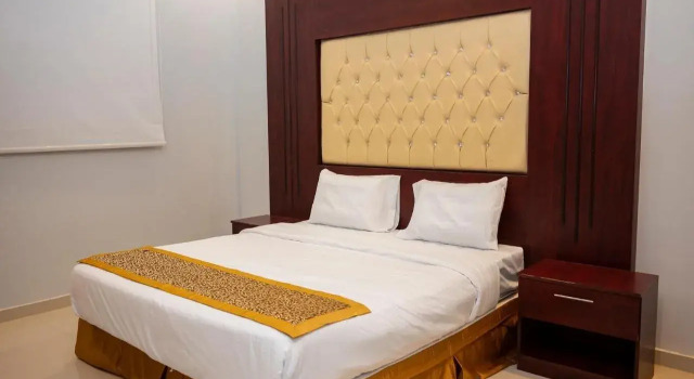 Ahlin Suites 4, Buchen Sie Ferienwohnung Günstige Hotels in Provinz Riad