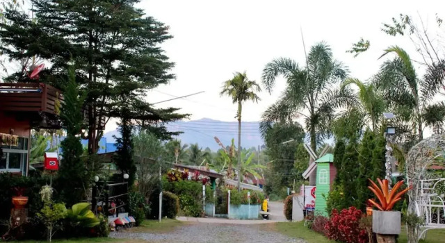 Ban Pichayaporn, Rezervați Hotel Khaem Son Thailanda