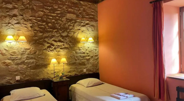 Bergerie restaurée avec cheminée, jardin clos, animaux acceptés - FR-1-489-13, Prenota Hotel Hotel a Alvernia con parcheggio, Parcheggio