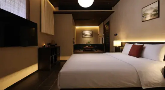 Люкс Runwu Homestay (Wuyi Square & IFS Center)